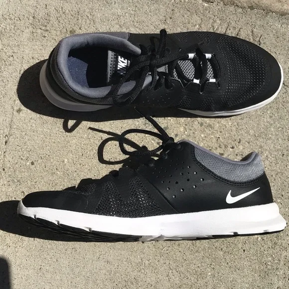 Nike Training Core Motion TR3 Black and Gray Shoes - Picture 3 of 15